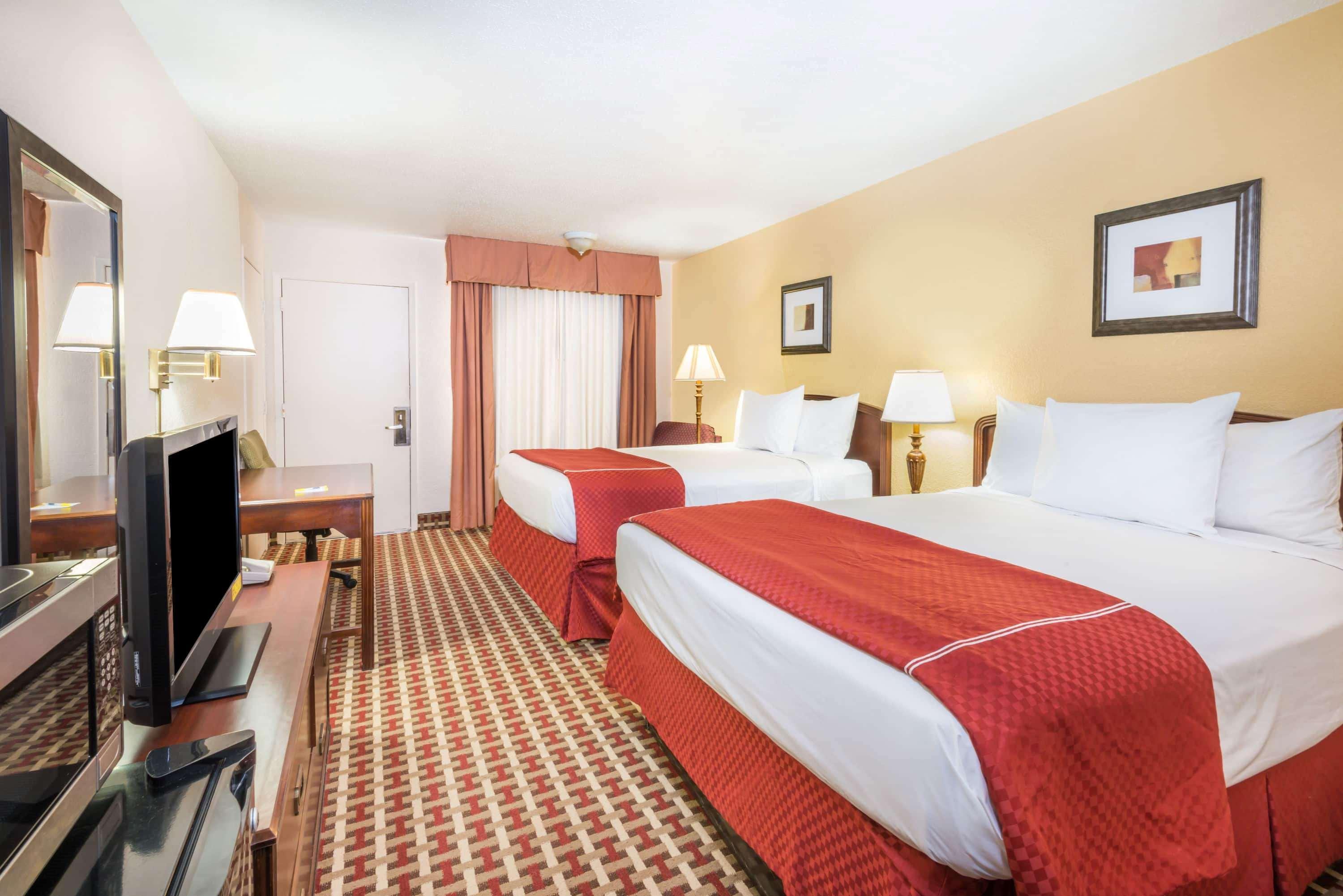 Days Inn By Wyndham Ottawa Экстерьер фото